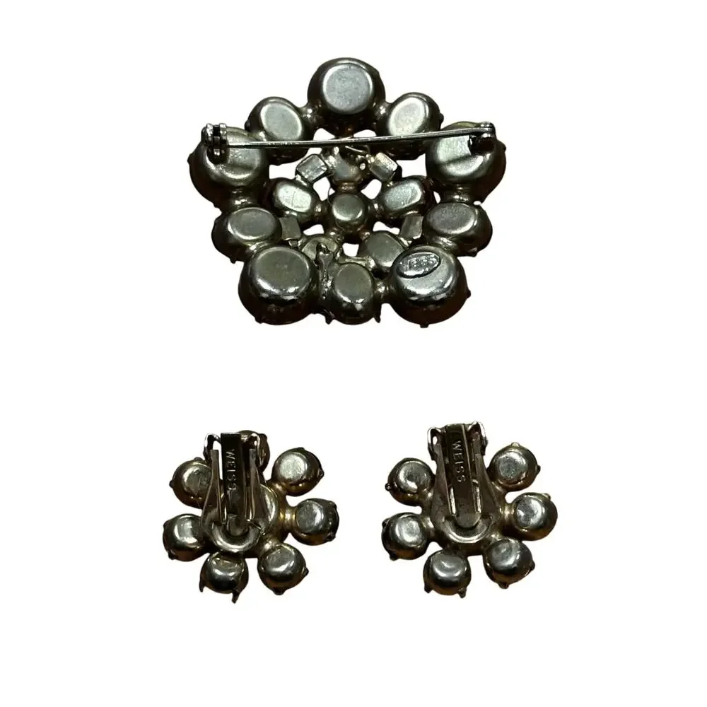 Vintage Weiss jewelry set red prong set rhinestones gold brooch & clip earrings - Picture 8 of 10